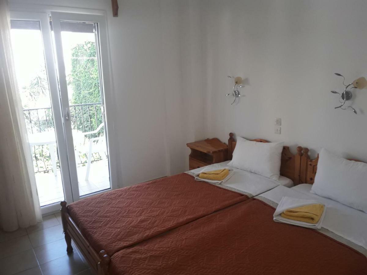 Pension Nikolas Skiathos Town Exterior foto