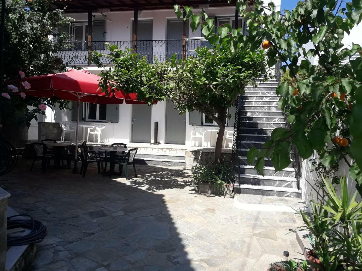 Pension Nikolas Skiathos Town Exterior foto
