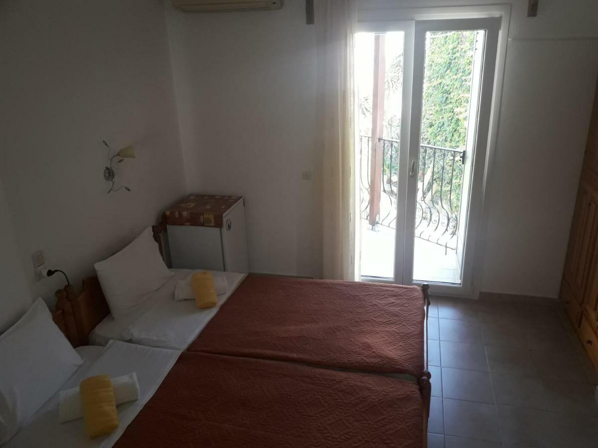 Pension Nikolas Skiathos Town Exterior foto