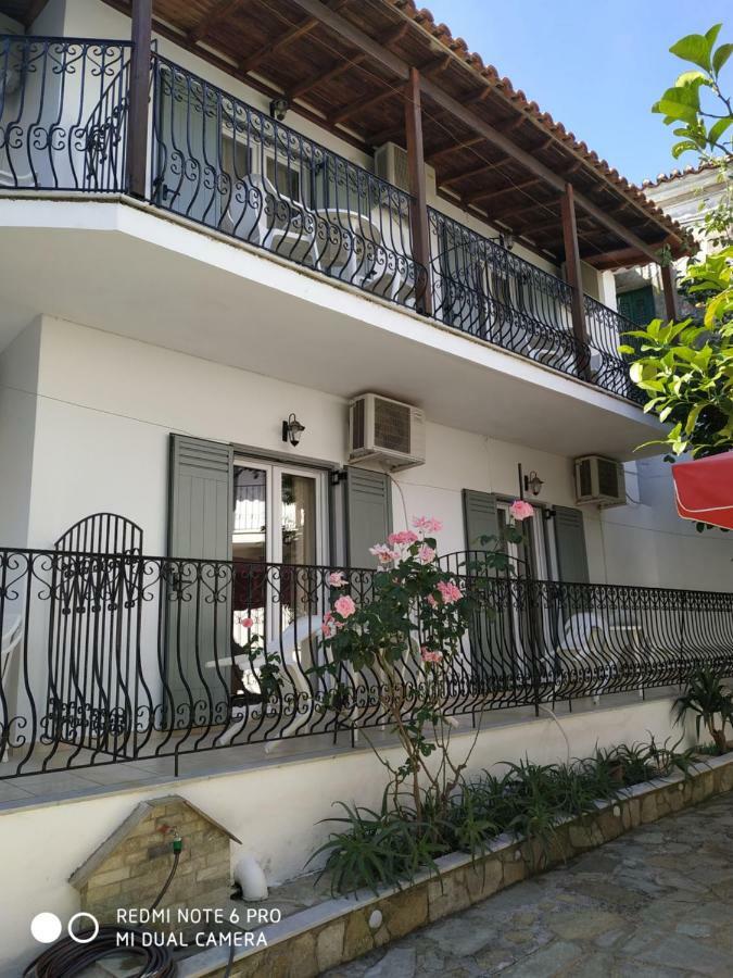 Pension Nikolas Skiathos Town Exterior foto